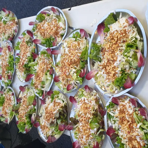 Repas chaud servi